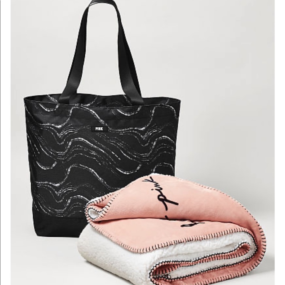 🌟NWT🌟Victoria Secret Sherpa Blanket and Tote Bag - Picture 2 of 4